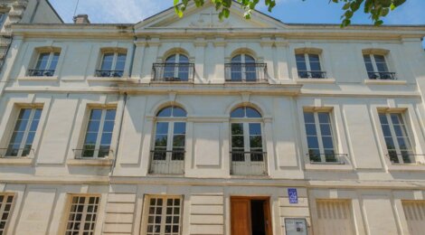 Programme immobilier neuf : 24, place du Général de Gaulle - Chinon à deux pas de la Forteresse Royale (37500) - Référence : 15330
