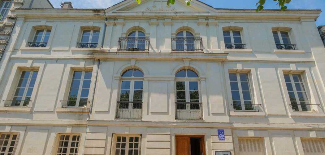 Programme immobilier neuf : 24, place du Général de Gaulle - Chinon à deux pas de la Forteresse Royale (37500) - Référence : 15330