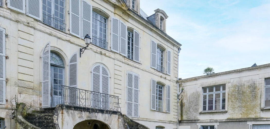 Programme immobilier neuf : Hôtel Pirondeau - Chinon quartier Saint-Étienne réhabilitation Malraux d’exception (37500) - Référence : 15332